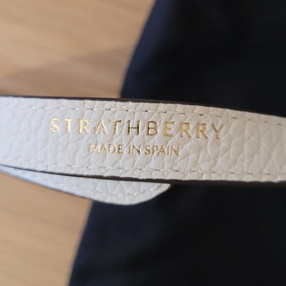 NWT Strathberry Mosaic Camera Bag in Vanilla - Picture 10 of 12